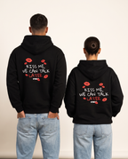 Kiss Me Oversized Hoodie - Rückenprint auf Mann und Frau